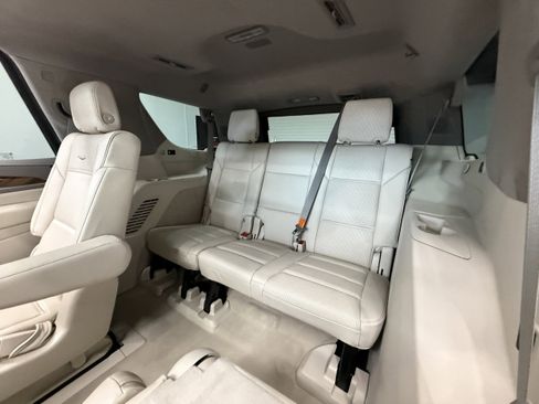 Used 2023 Cadillac Escalade Premium Luxury Platinum image 31