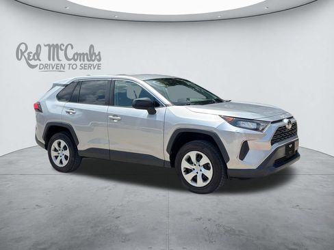 Used 2022 Toyota RAV4 LE FWD image 7