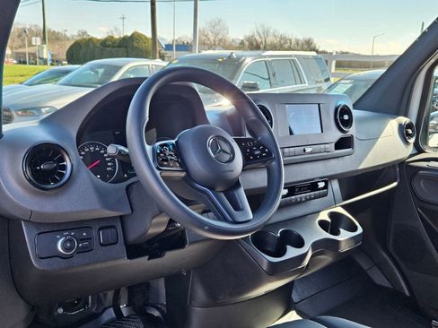 Used 2024 Mercedes-Benz Sprinter 3500 image 11