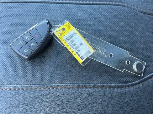 Used 2024 GMC Sierra 1500 AT4 w/ Technology Package image 18