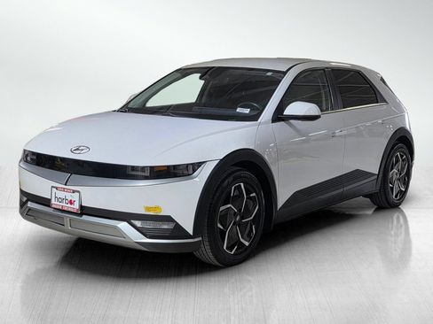 Used 2022 Hyundai Ioniq 5 SE RWD image 3