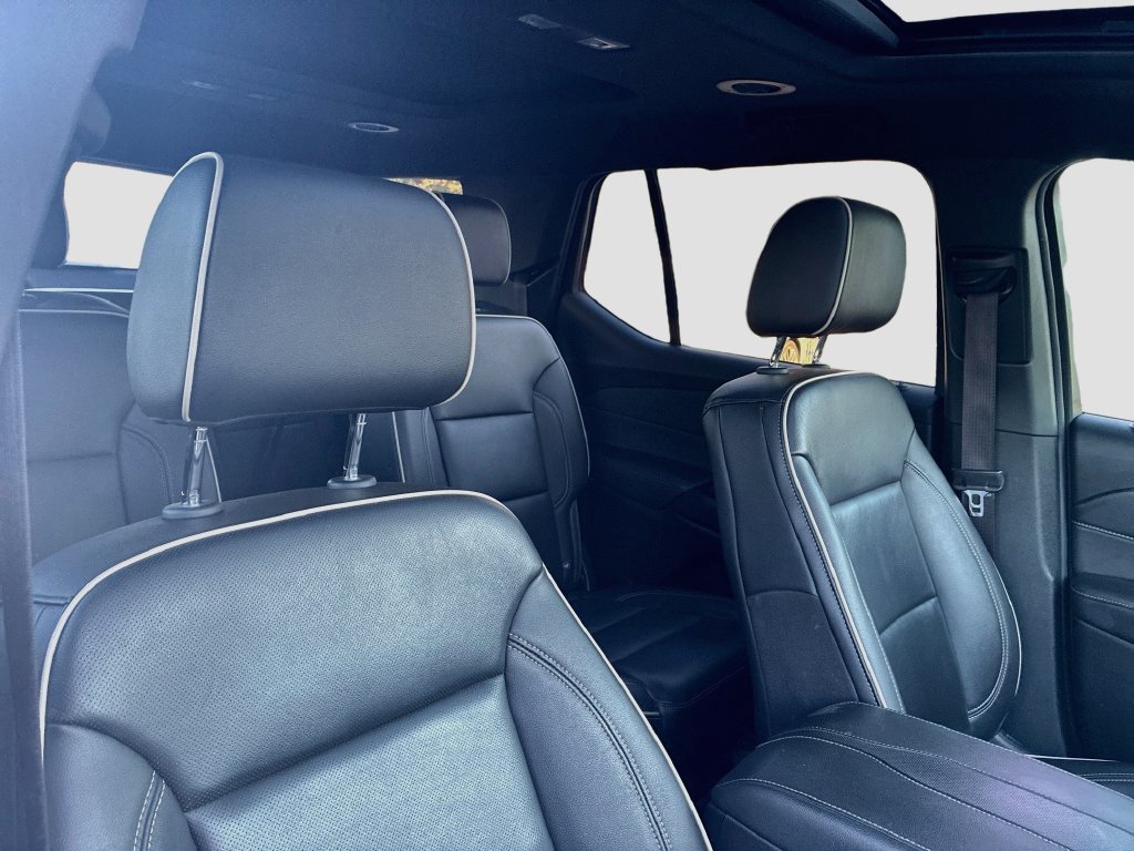Used 2023 Chevrolet Traverse Premier w/ Redline Edition FWD image 31