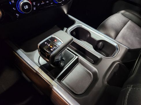 Used 2023 GMC Sierra 1500 SLT w/ SLT Convenience Package image 39