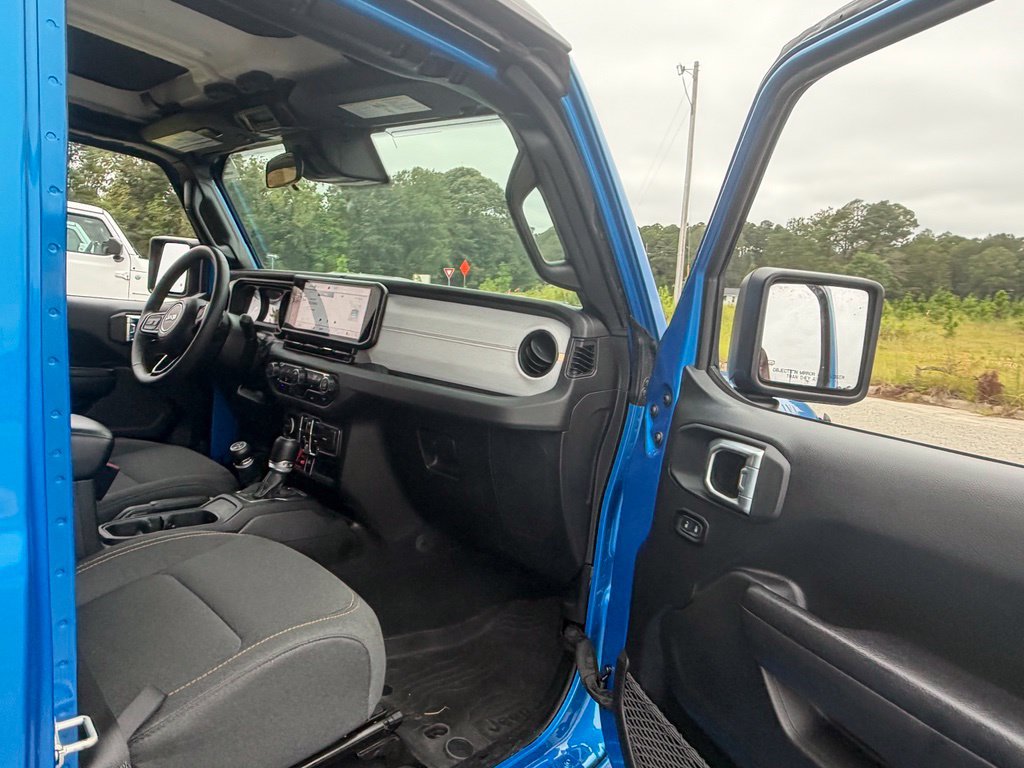 Used 2024 Jeep Wrangler Unlimited AWD/4WD image 37