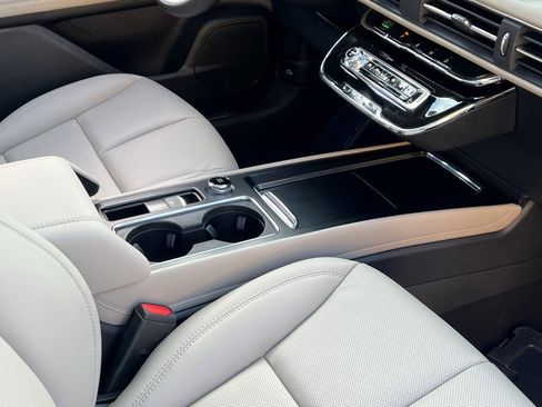 New 2026 Lincoln Corsair Premiere image 10