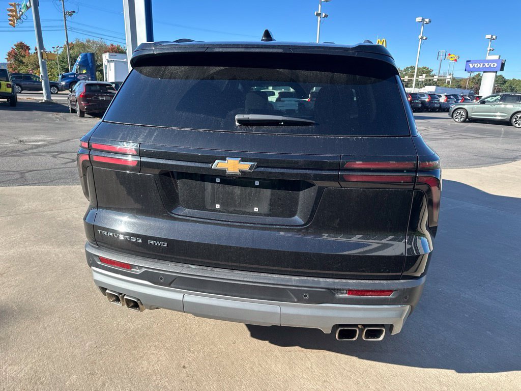 Used 2026 Chevrolet Traverse LT AWD/4WD image 6