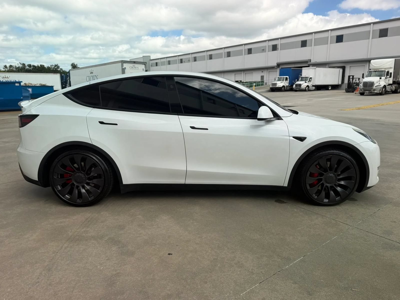 Used 2023 Tesla Model Y Performance AWD/4WD image 6