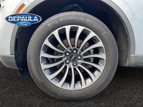 Used 2023 Lincoln Aviator AWD w/ Premium Package image 18