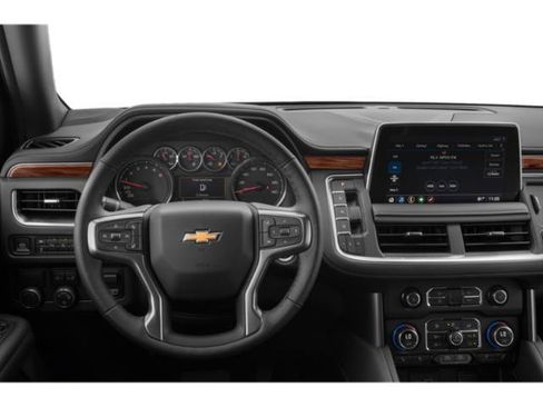 Used 2024 Chevrolet Suburban LT w/ Luxury Package RWD image 10