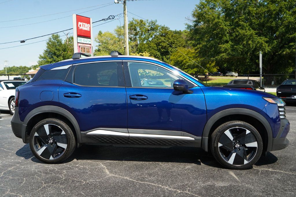 Used 2025 Nissan Kicks SR FWD image 2