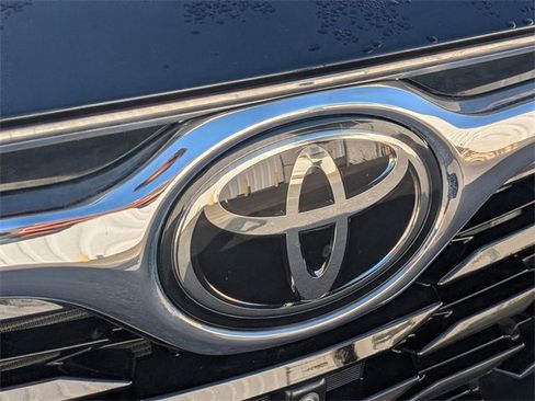 Used 2023 Toyota Highlander Platinum image 13