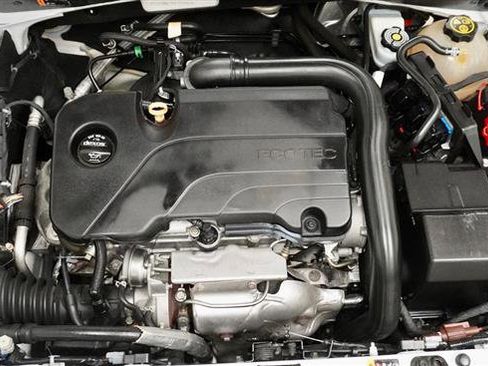 Used 2018 Chevrolet Malibu LT image 29