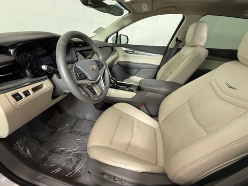 Used 2022 Cadillac XT5 Premium Luxury FWD image 16