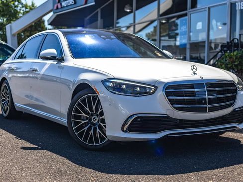 Used 2022 Mercedes-Benz S 580 4MATIC Sedan image 1