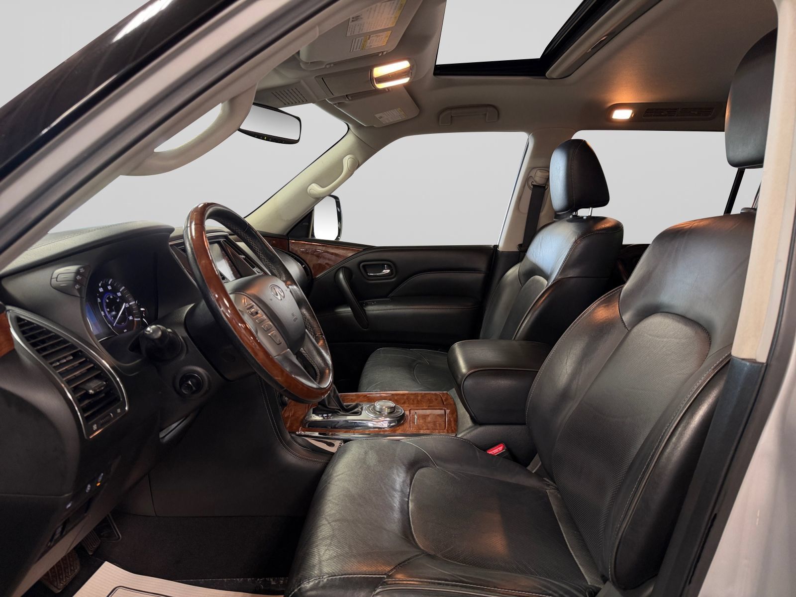 Used 2018 INFINITI QX80 4WD w/ Driver Assistance Package image 15