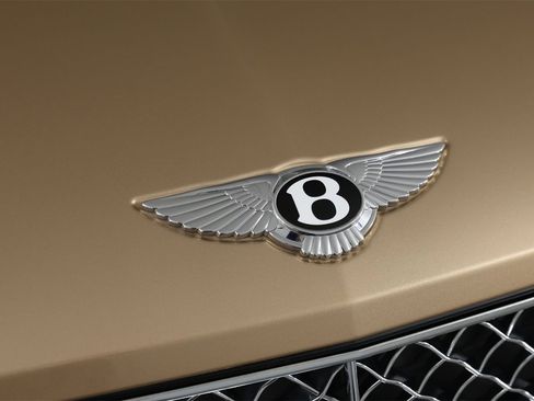 Used 2021 Bentley Bentayga image 11