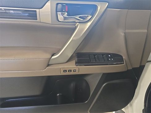 Used 2020 Lexus GX 460 Premium image 11