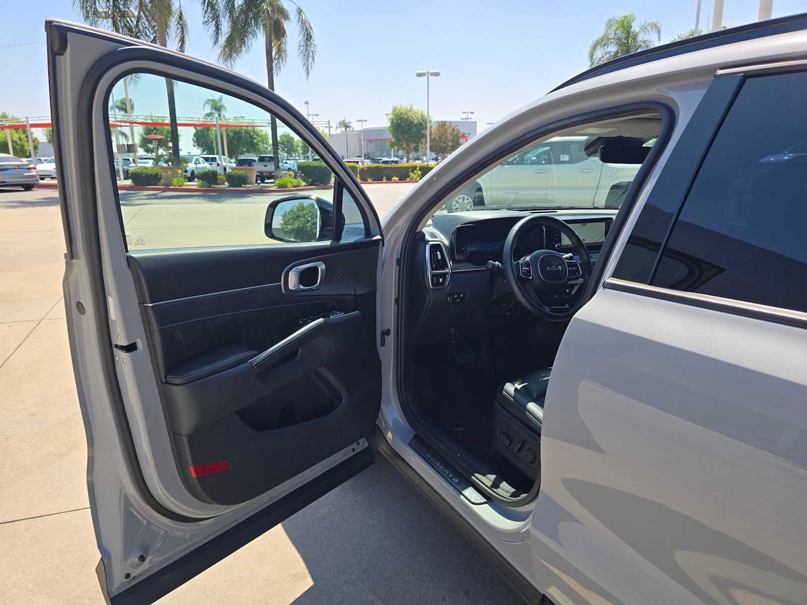 Used 2023 Kia Sorento SX FWD image 22