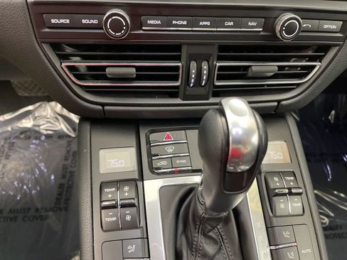 Used 2021 Porsche Macan image 15