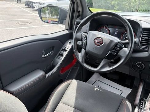 Used 2024 Nissan Frontier PRO-4X w/ Technology Package AWD/4WD image 32
