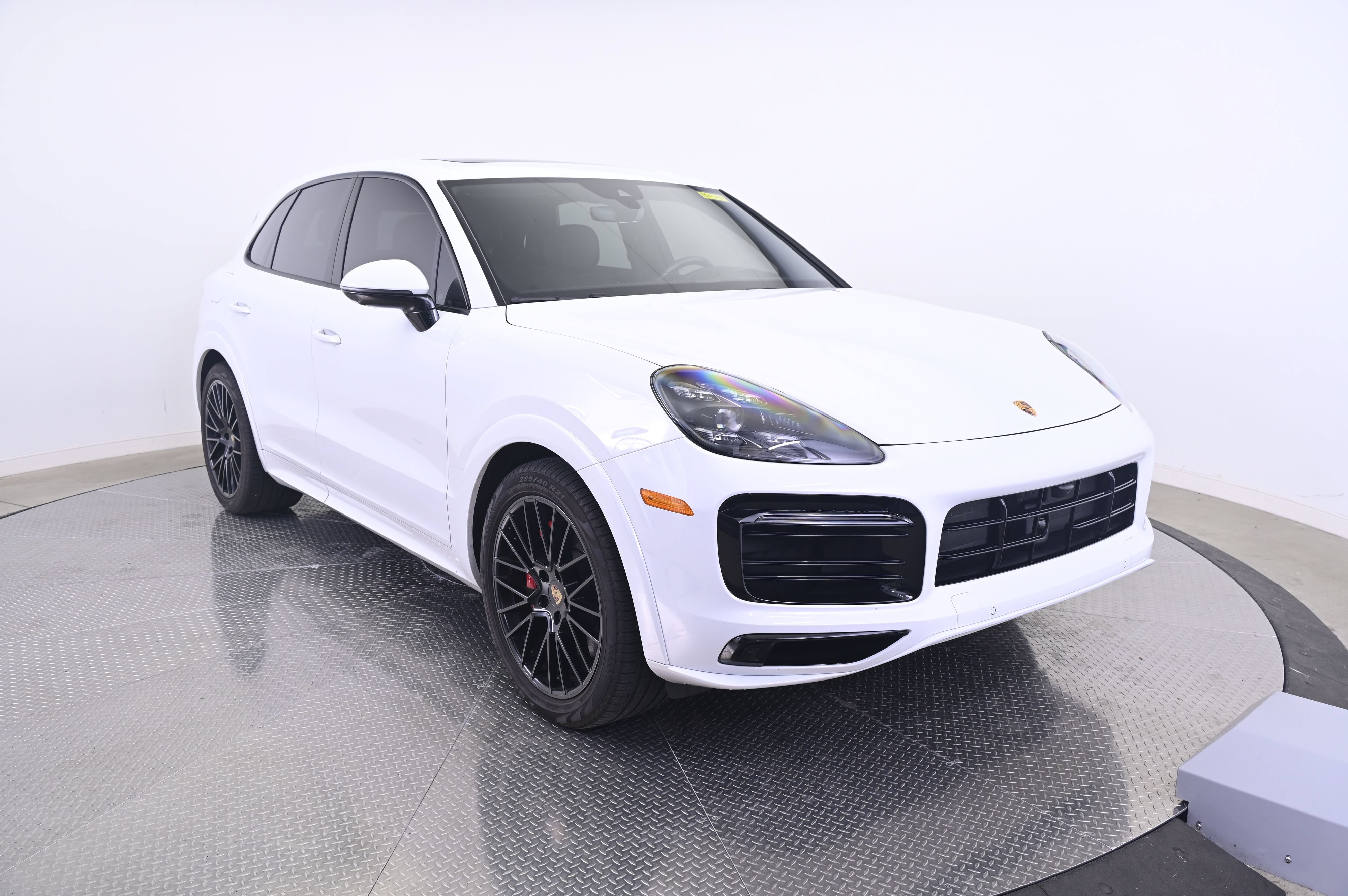Certified 2023 Porsche Cayenne GTS AWD/4WD image 9
