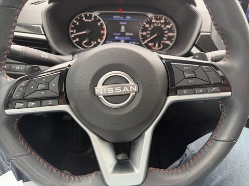 Used 2024 Nissan Altima 2.5 SR w/ SR Premium Package image 15