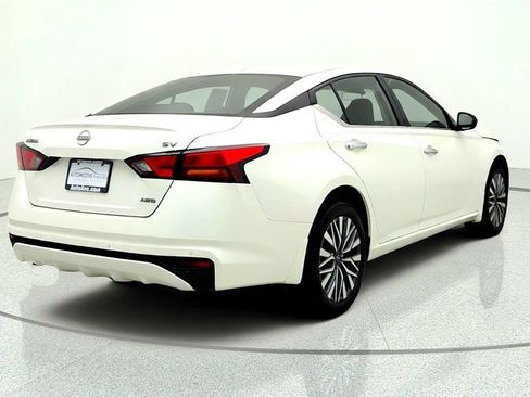 Used 2024 Nissan Altima 2.5 SV AWD/4WD image 5