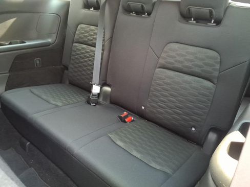 Used 2024 Nissan Pathfinder SV AWD/4WD image 9