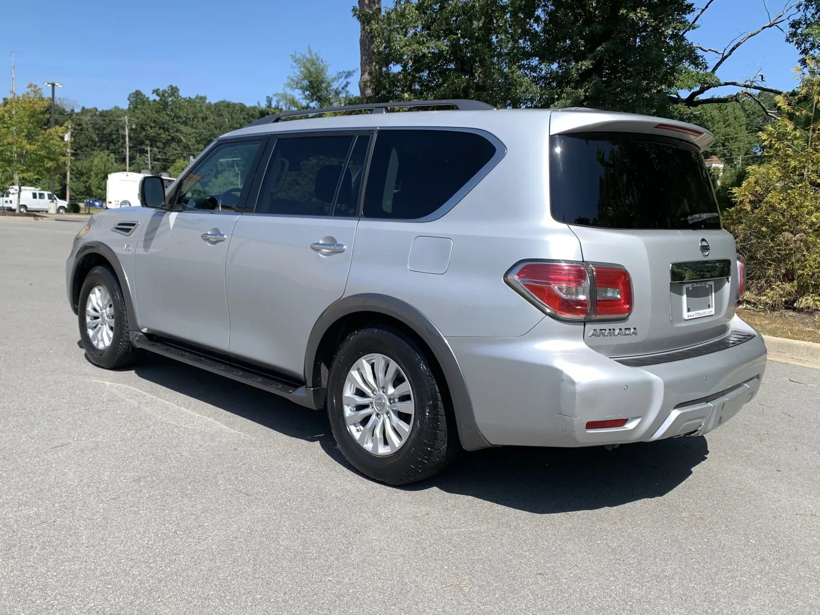 Used 2018 Nissan Armada SV w/ Driver Package RWD image 5