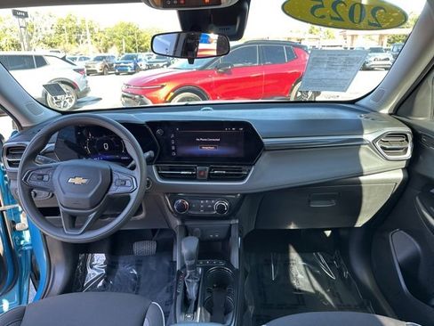 Used 2025 Chevrolet TrailBlazer LT image 6