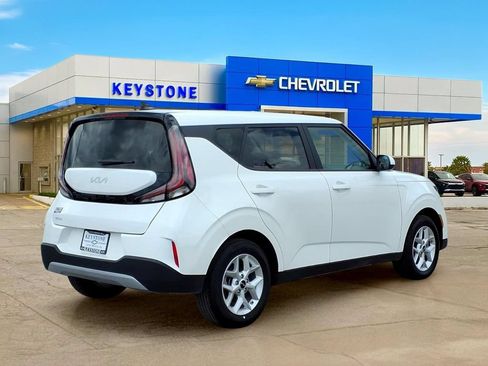 Used 2025 Kia Soul LX FWD image 7
