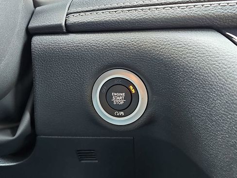 New 2026 Chrysler Pacifica Select image 16