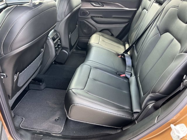 New 2027 Jeep Grand Cherokee Limited AWD/4WD image 20