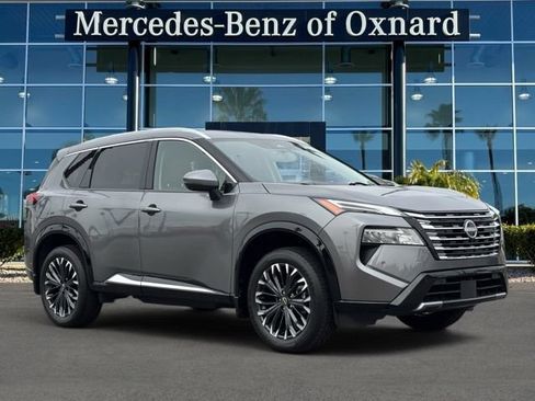 Used 2024 Nissan Rogue Platinum w/ Platinum Premium Package FWD image 2