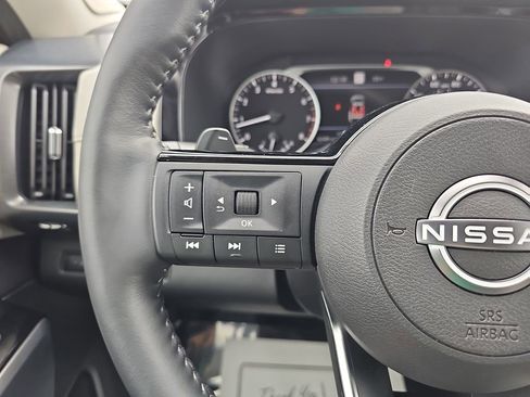 Used 2024 Nissan Pathfinder SL w/ SL Premium Package image 22