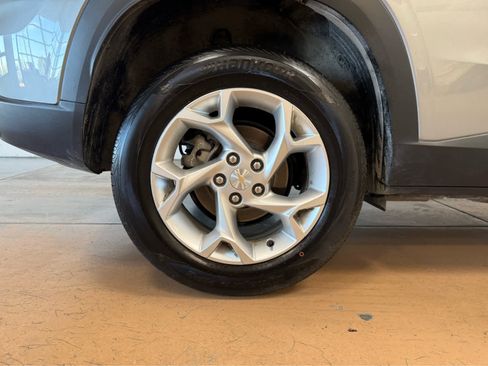 Used 2024 Chevrolet Trax LS w/ LS Convenience Package FWD image 8