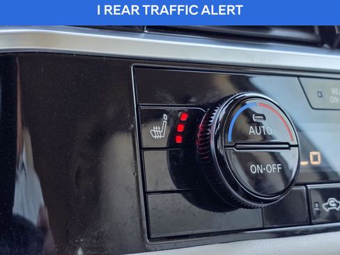 Used 2022 Nissan Pathfinder SL w/ Lighting Package (N92) image 24