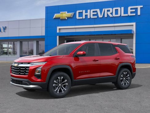 Used 2026 Chevrolet Equinox LT w/ Convenience Package II AWD/4WD image 2