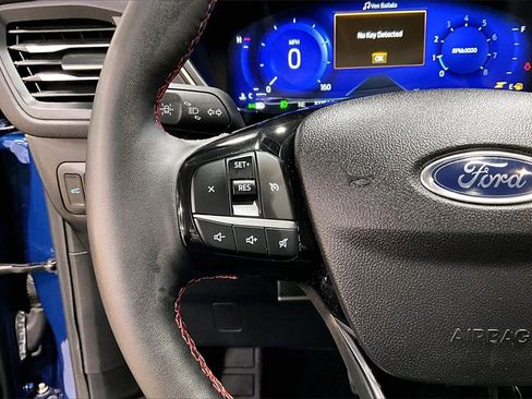 Certified 2022 Ford Escape SEL w/ SEL Stealth AWD Package image 17