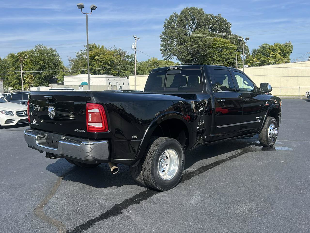 Used 2022 RAM 3500 Limited w/ Towing Technology Group AWD/4WD image 5