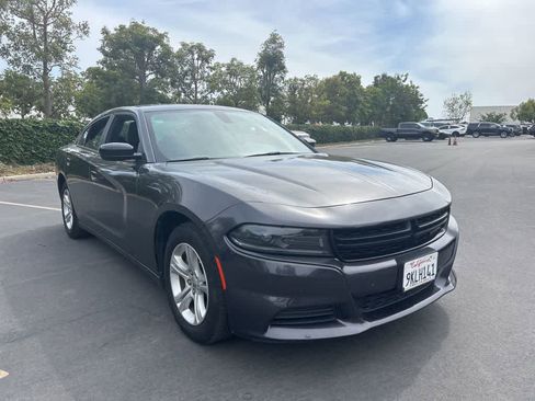 Used 2023 Dodge Charger SXT image 2