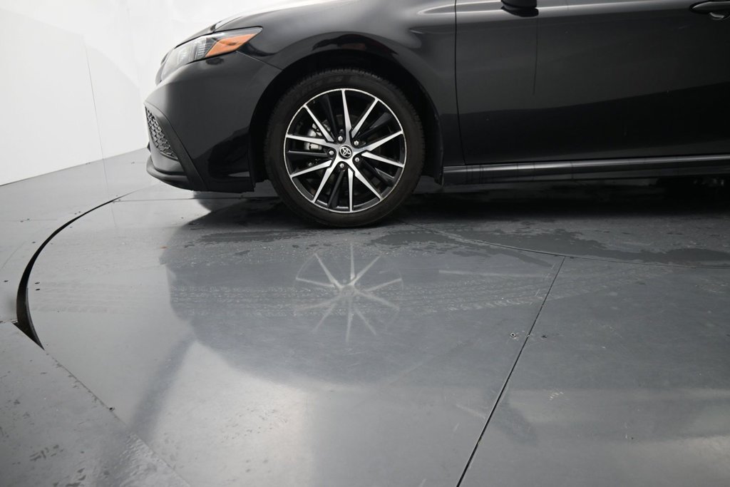 Used 2024 Toyota Camry SE FWD image 15