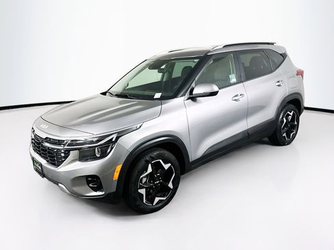 Used 2025 Kia Seltos S FWD image 3