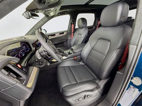 New 2026 Porsche Cayenne GTS image 5