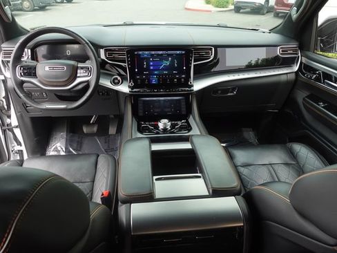 Used 2023 Jeep Grand Wagoneer Series III w/ HD Trailer Tow Package AWD/4WD image 29