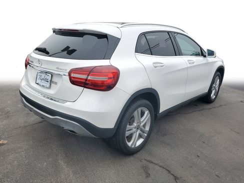 Used 2019 Mercedes-Benz GLA 250 4MATIC w/ Premium Package image 7