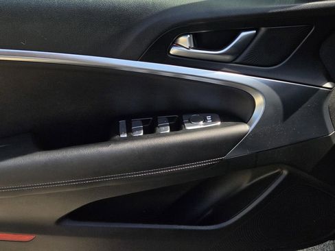 Used 2025 Genesis G70 2.5T image 15