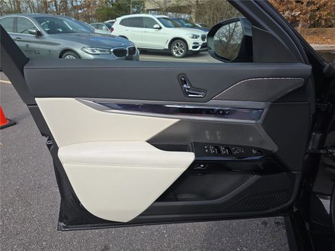 New 2026 BMW 740i xDrive image 19