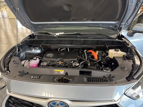 Used 2023 Toyota Highlander LE image 40