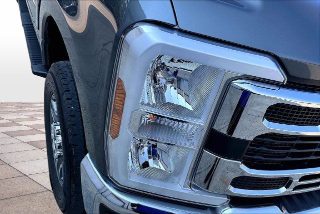 Used 2025 Ford F250 XLT AWD/4WD image 32
